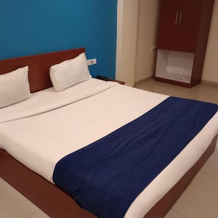 Hotel Aura Inn 인도르 외부 사진